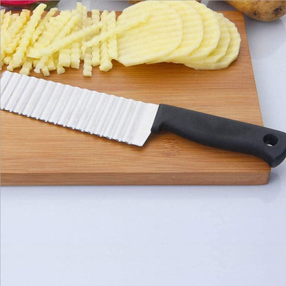 French stainless steel potato wave ripple knife by 1h8x0d-zb with a wavy blade and ergonomic handle.