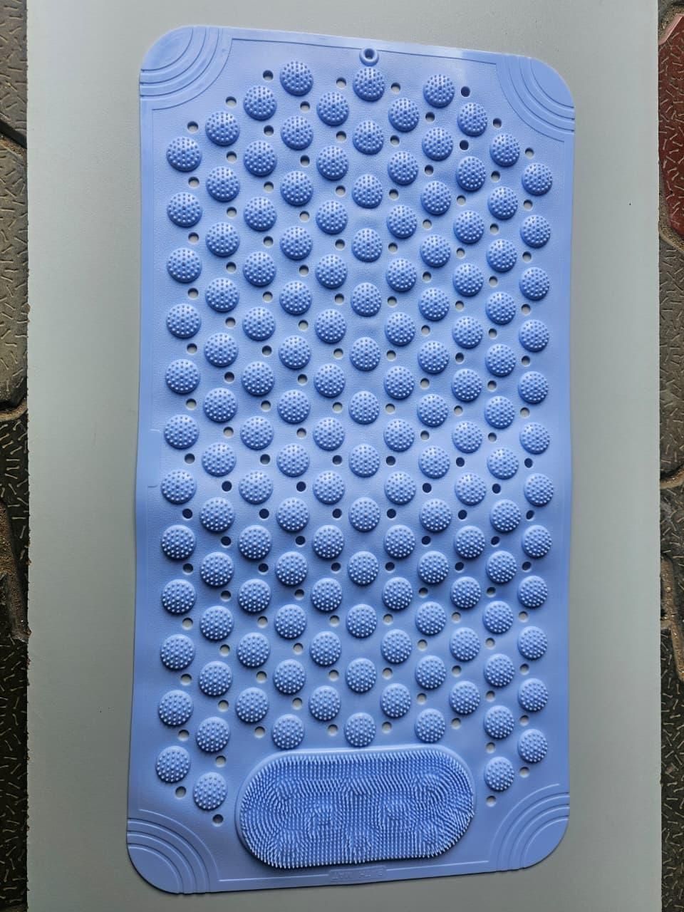 Silicon bathroom scrubber mat by 1h8x0d-zb, featuring textured surface for effective cleaning and a non-slip design.
