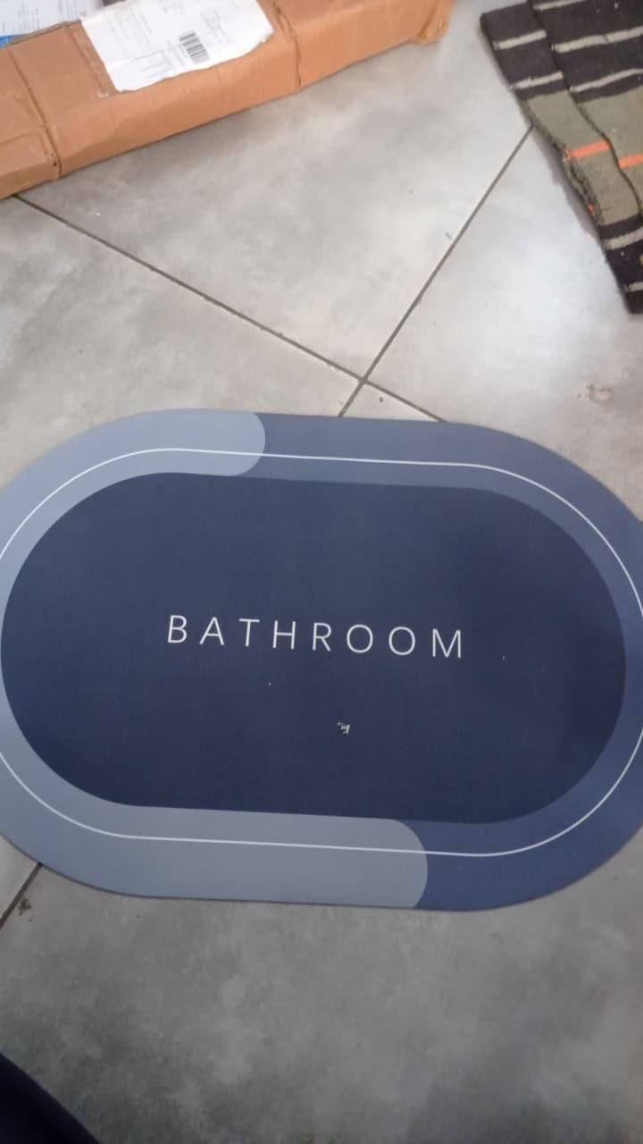 Quick drying water soak bathroom mat and absorbent doormat set in a pack of 2, featuring a soft, textured surface.